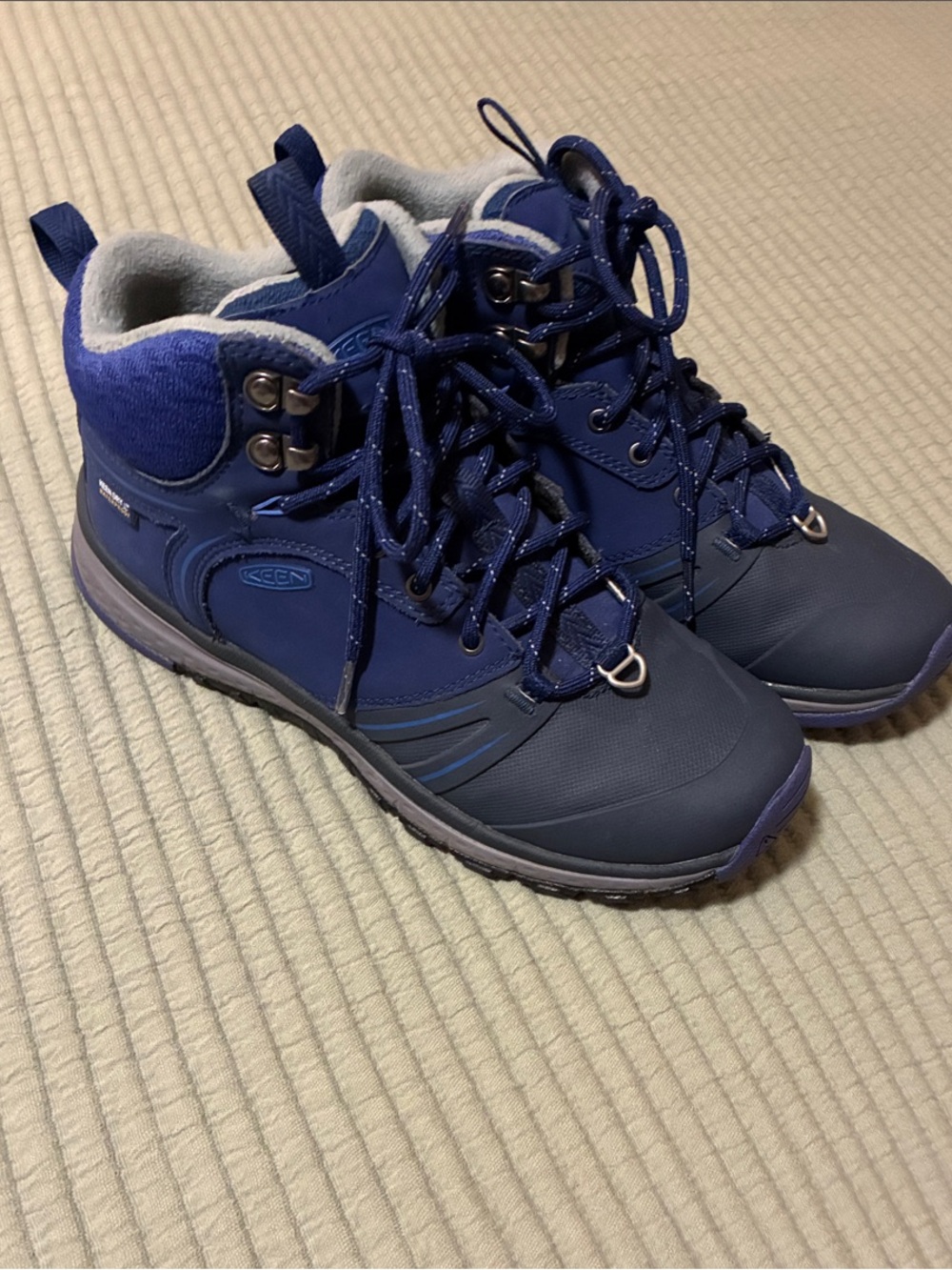 Keen Women’s 7  Mid-Top Hiking Boots in Navy and Dark Blue